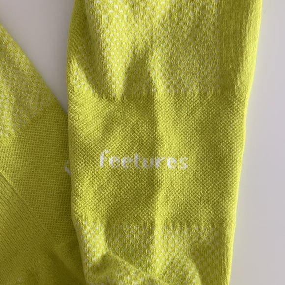 FEETURES High Performance LowCut NoShow Tab Socks - Picture 5 of 5